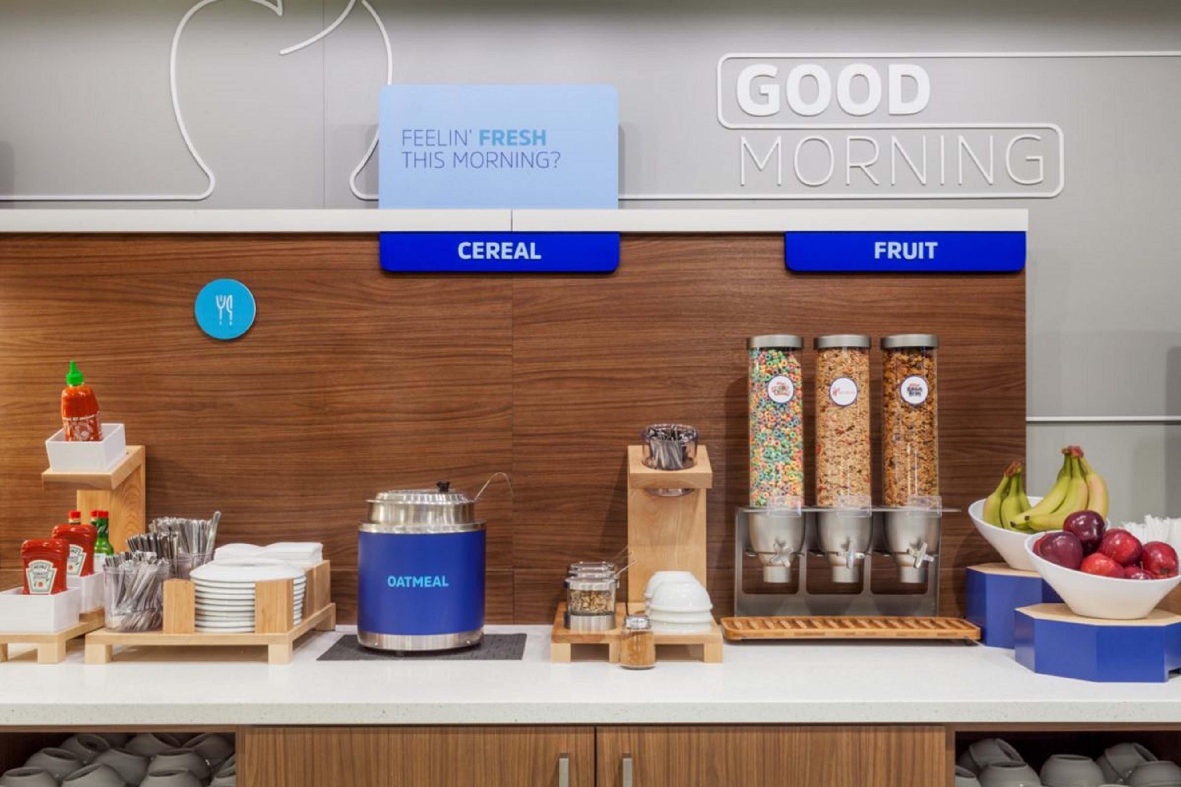 Holiday Inn Express & Suites Manhattan By Ihg Exteriör bild