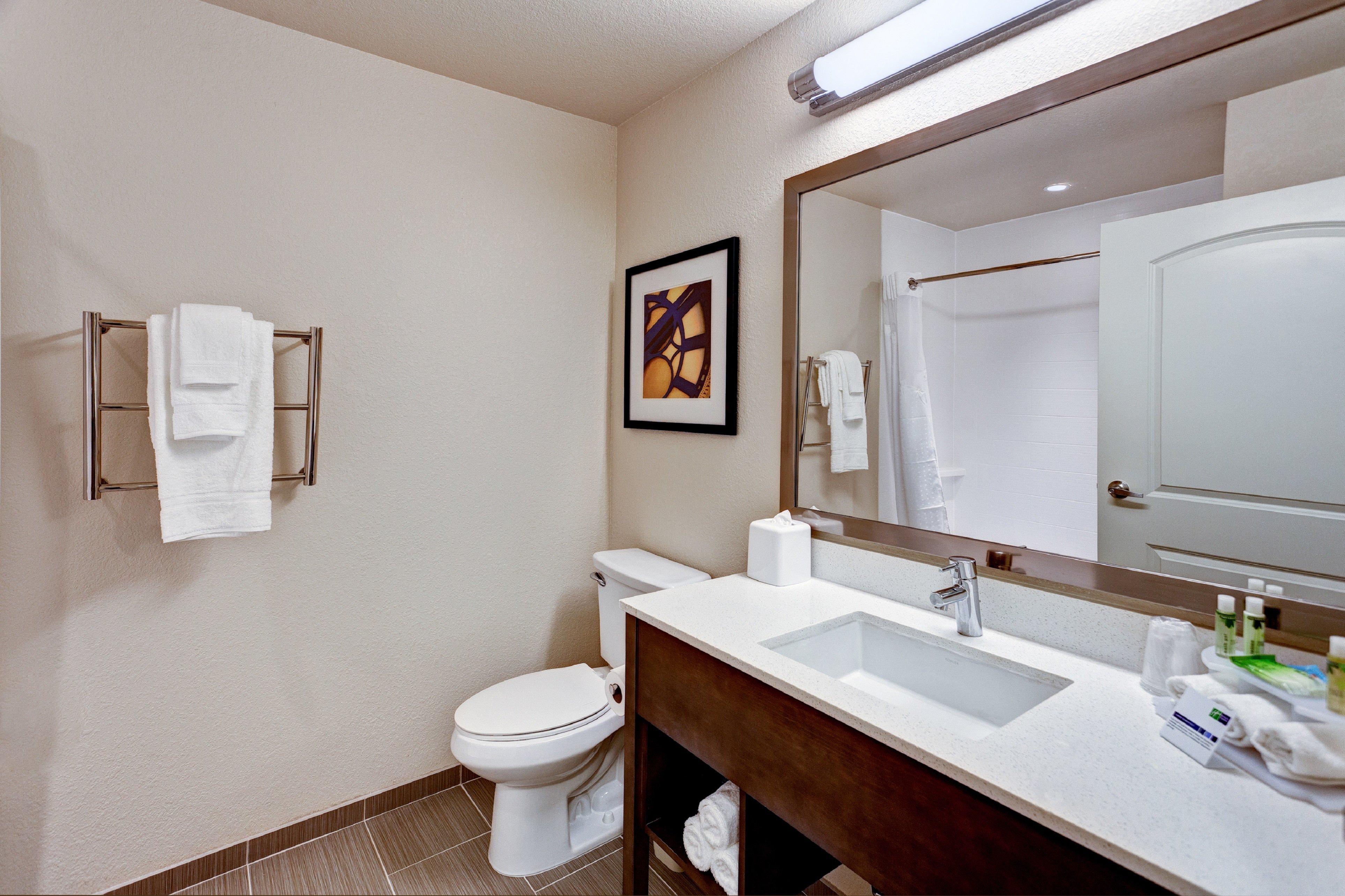 Holiday Inn Express & Suites Manhattan By Ihg Exteriör bild