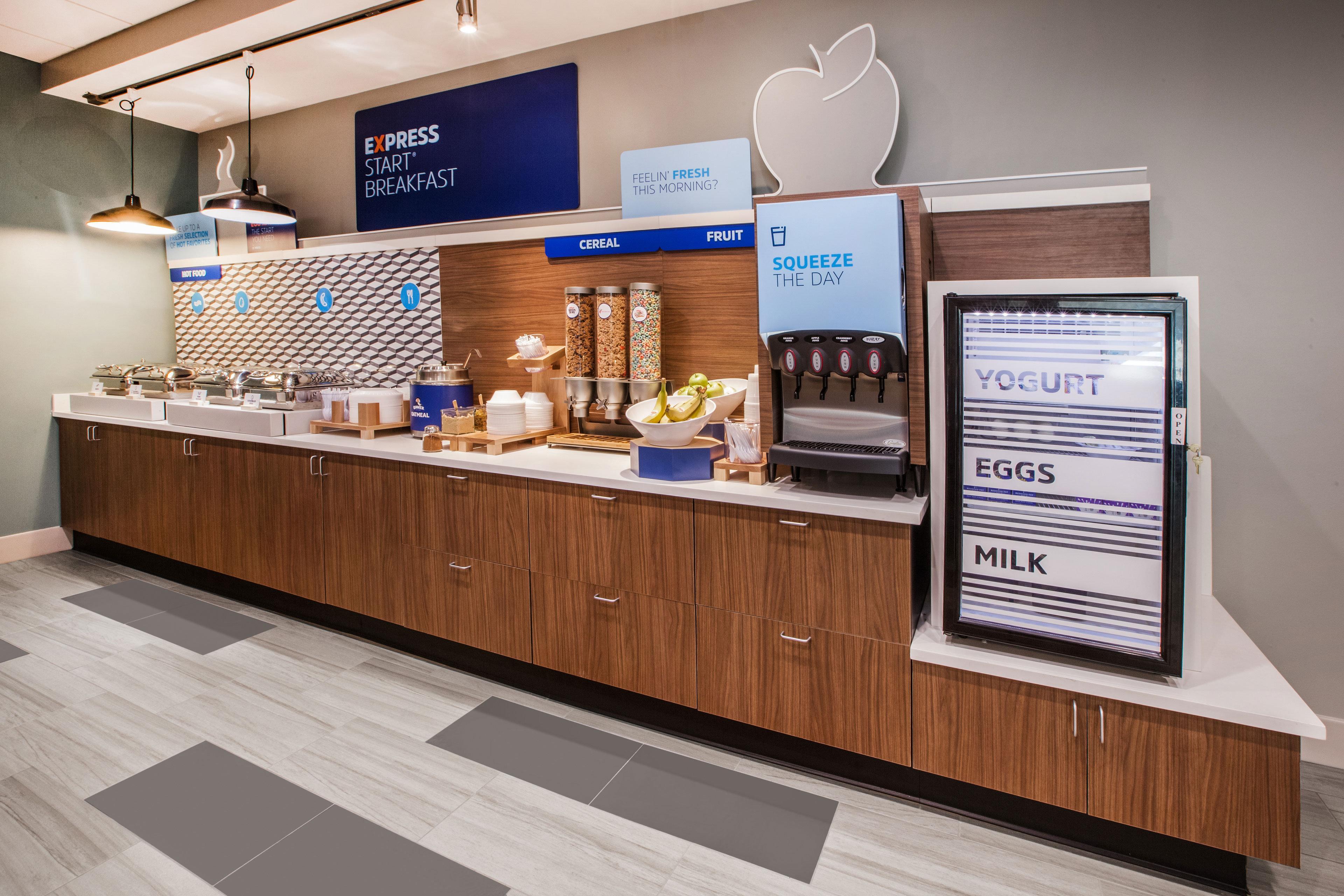 Holiday Inn Express & Suites Manhattan By Ihg Exteriör bild