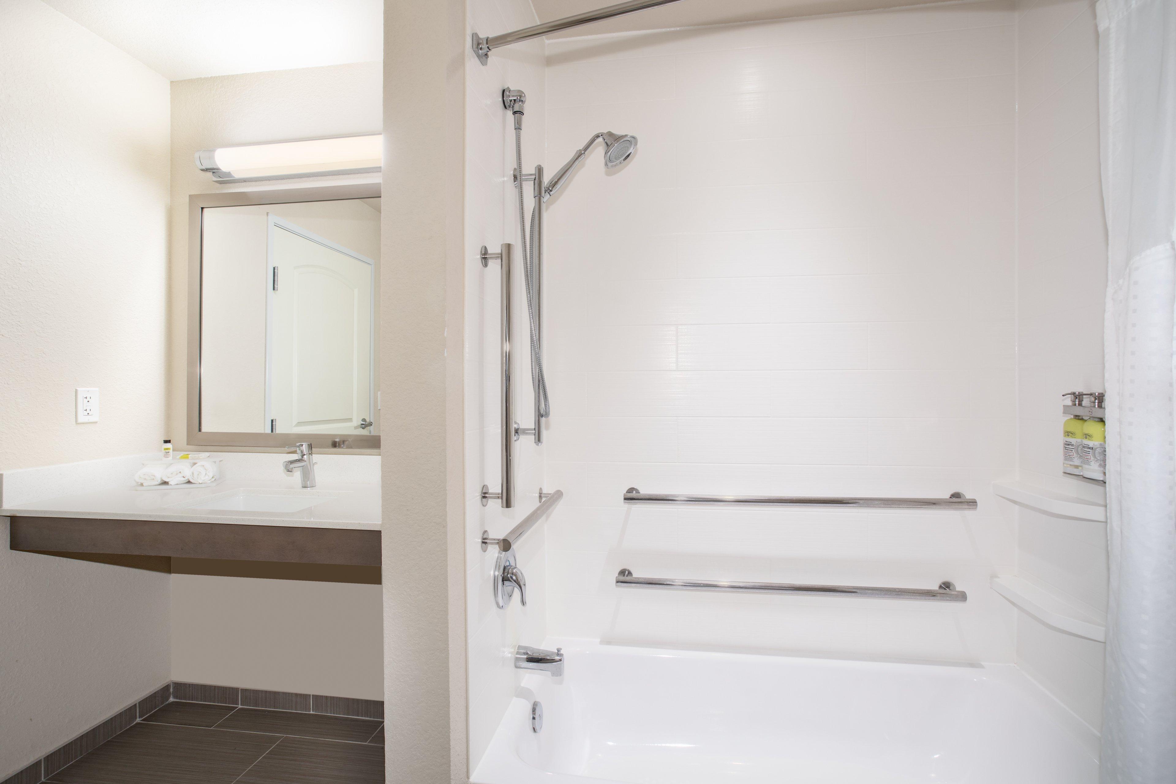 Holiday Inn Express & Suites Manhattan By Ihg Exteriör bild