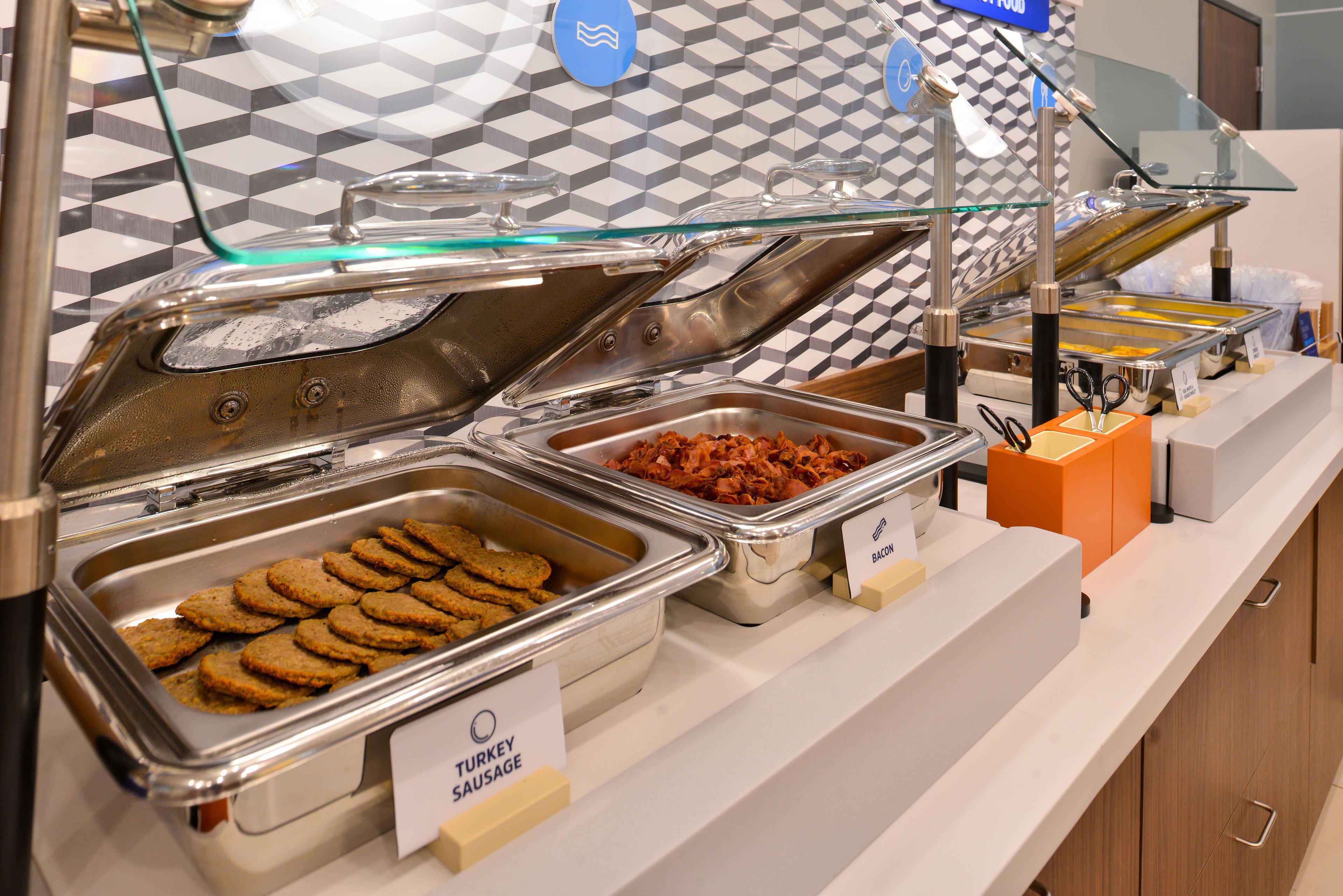Holiday Inn Express & Suites Manhattan By Ihg Exteriör bild