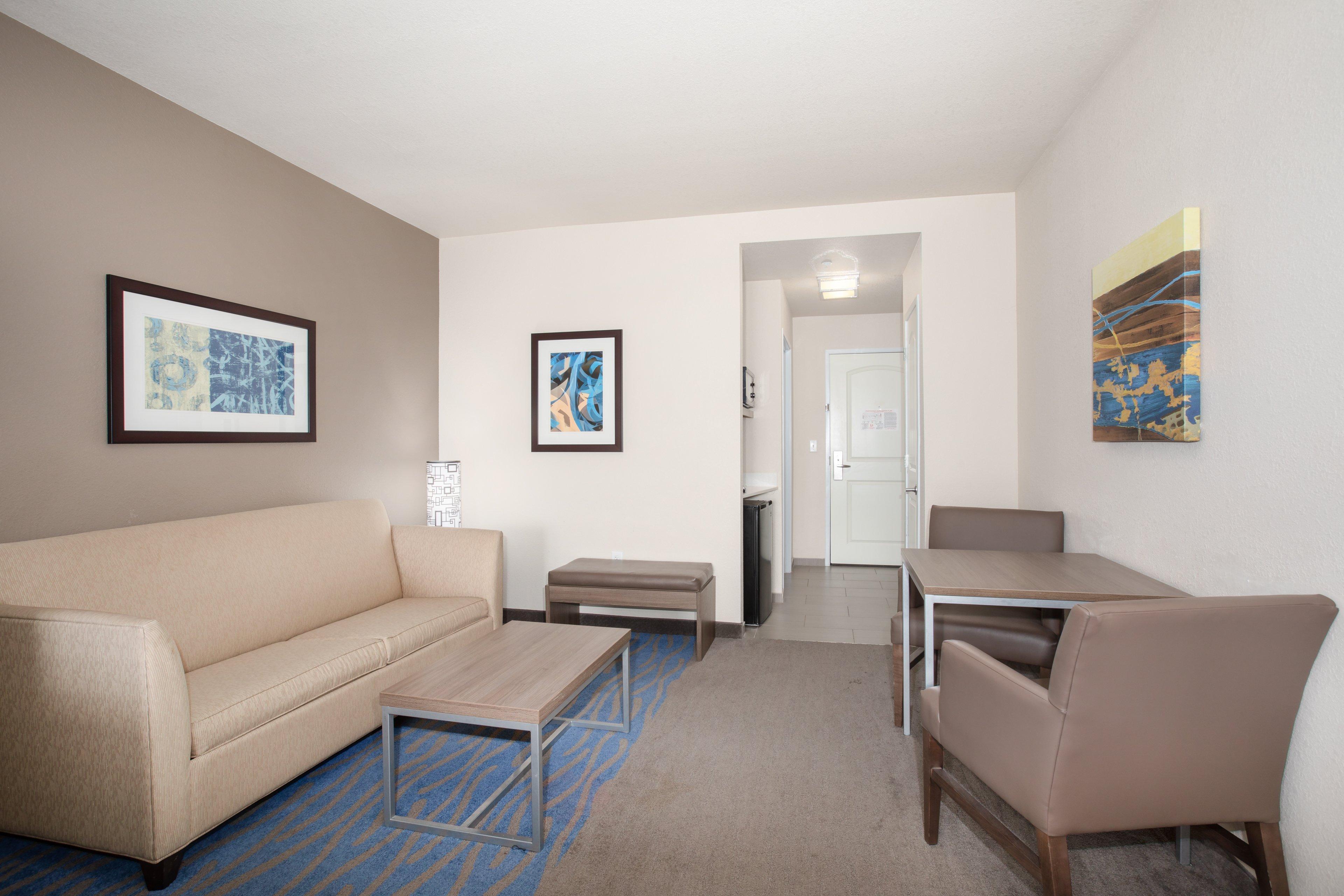 Holiday Inn Express & Suites Manhattan By Ihg Exteriör bild